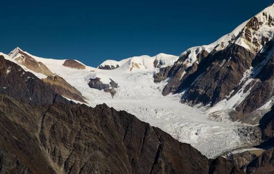 Hiramani Glacier ice and snow